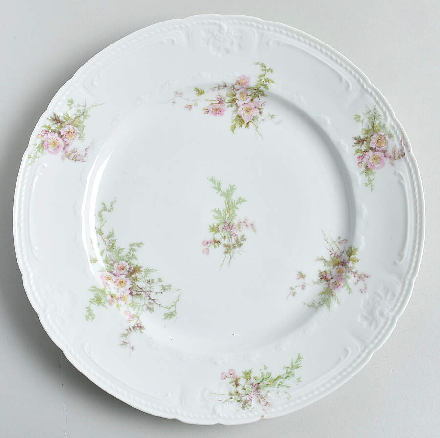 CHF1995 Dinner Plate by Charles Field Haviland-1