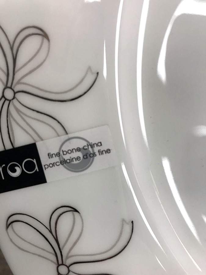 Bows Dinner Plate by Ciroa-1