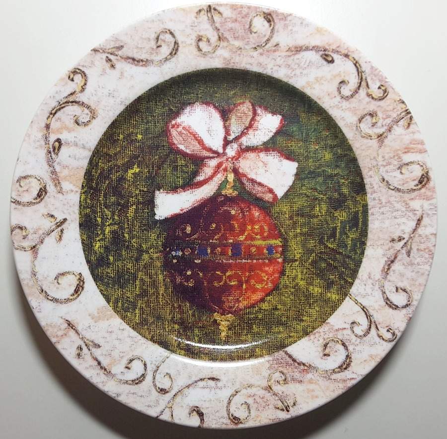 Nostalgia Salad/Dessert Plate by Cypress Home-1