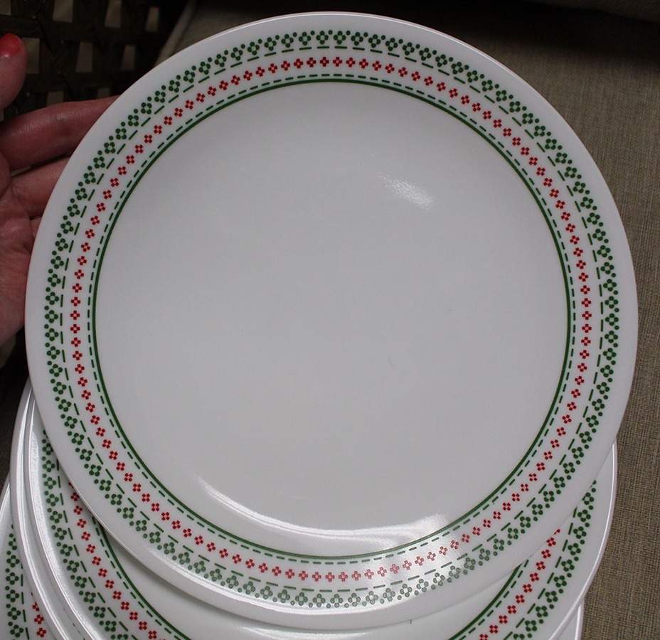 Holiday Stitch Luncheon Plate by Corning Corelle-1