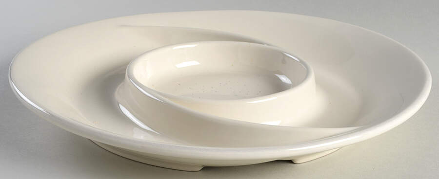 Cook and Host Cream 1 Piece Figural Chip and Dip by Casafina-1