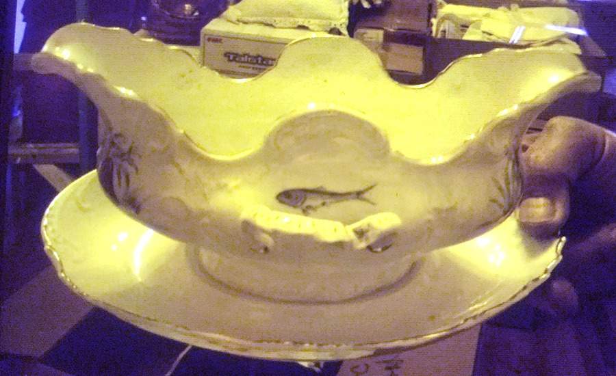 7808 Gravy Boat with Attached Underplate by Carlsbad-1