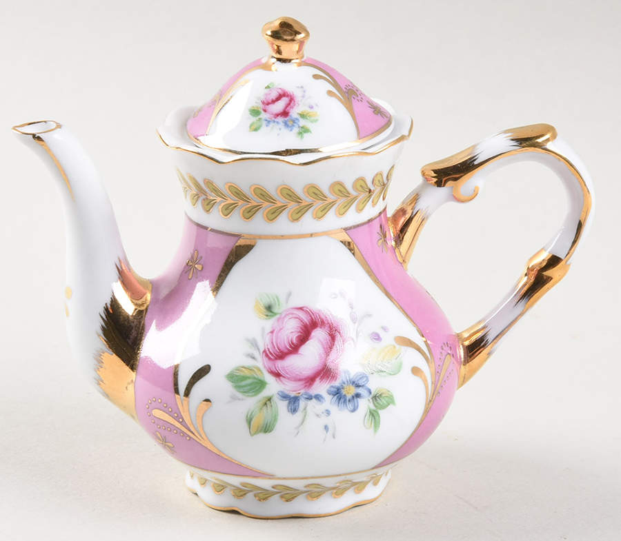 Victoria's Garden Toy Coffee Pot and Lid by China (Made in China)-1