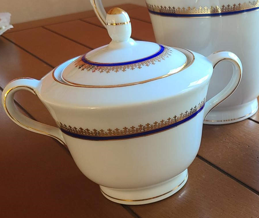 CHF2020 Sugar Bowl & Lid by Charles Field Haviland-1