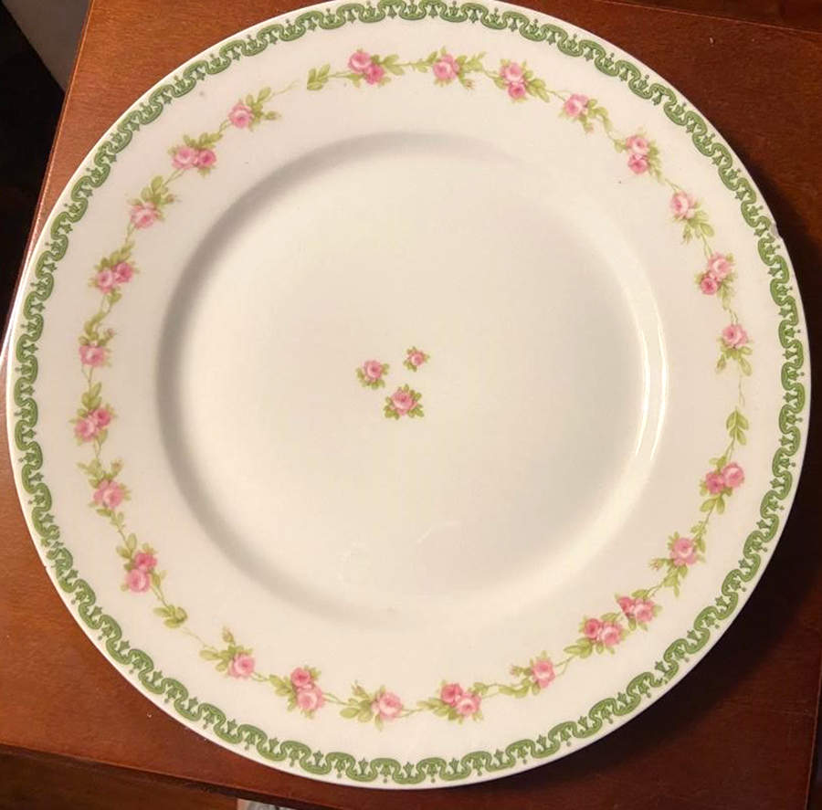 CMT195 Dinner Plate by Charles Martin-1