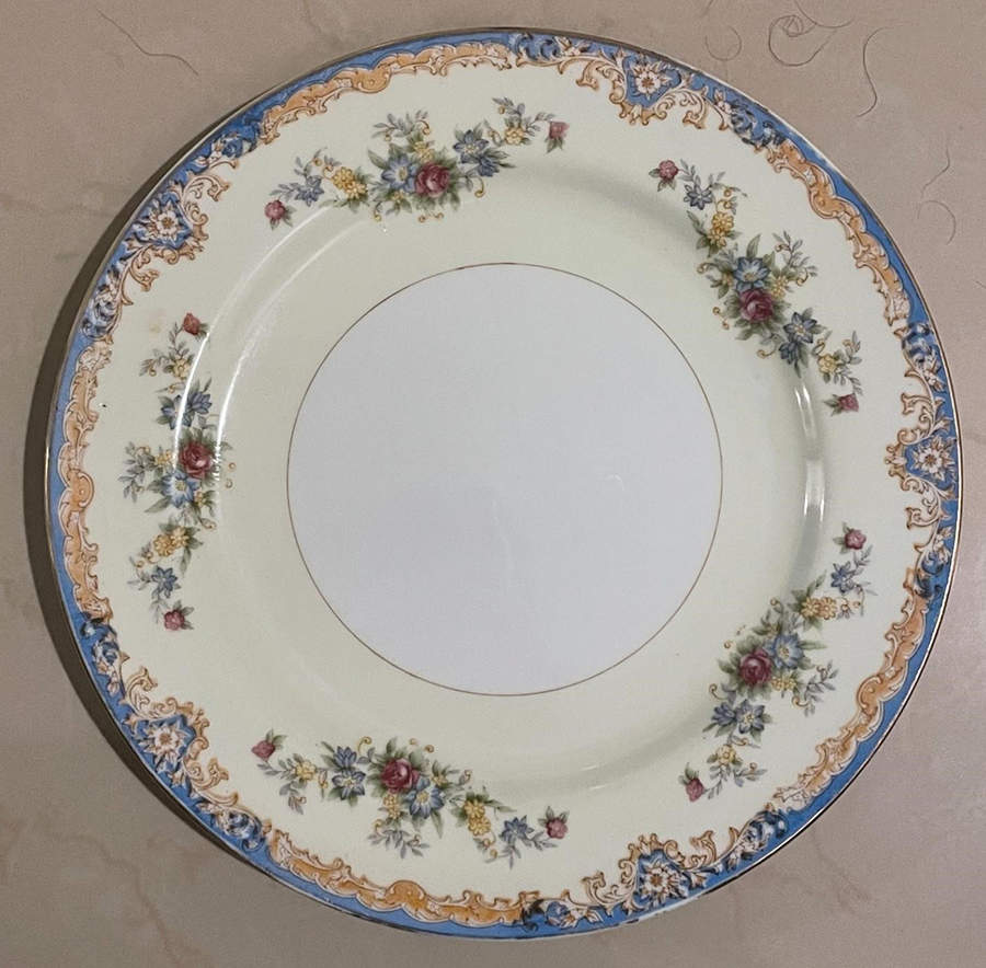 COW22 Dinner Plate by Crown China (Japan)-1