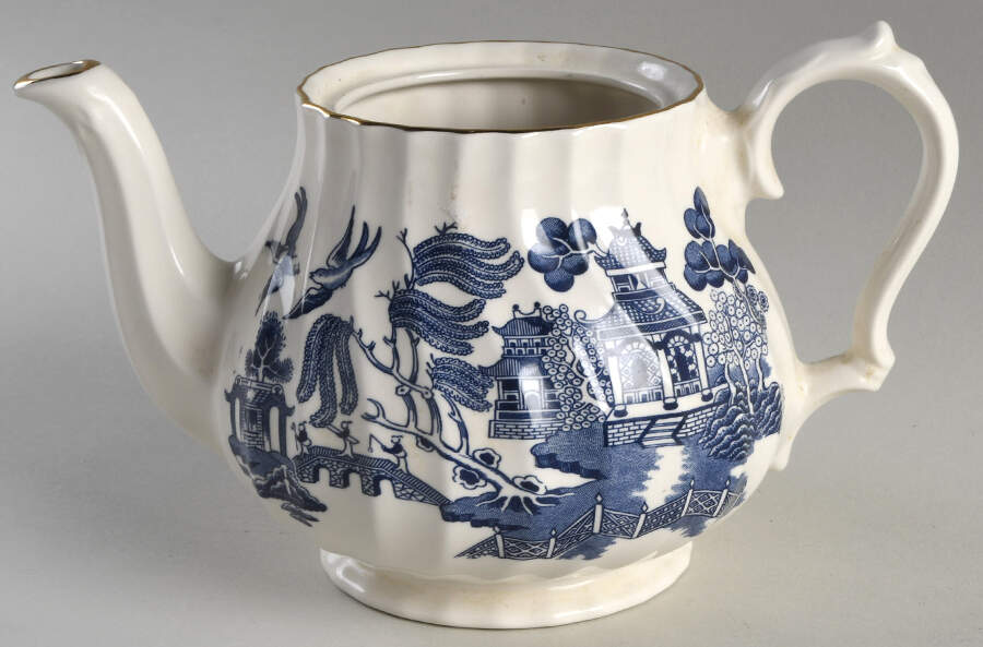 Blue Willow (Gold Trim) Teapot No Lid by Churchill-1