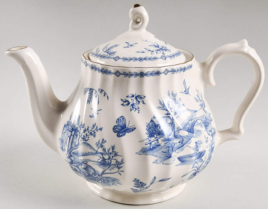 Toile Blue (Scalloped, Gold Trim) Teapot & Lid by Churchill-1
