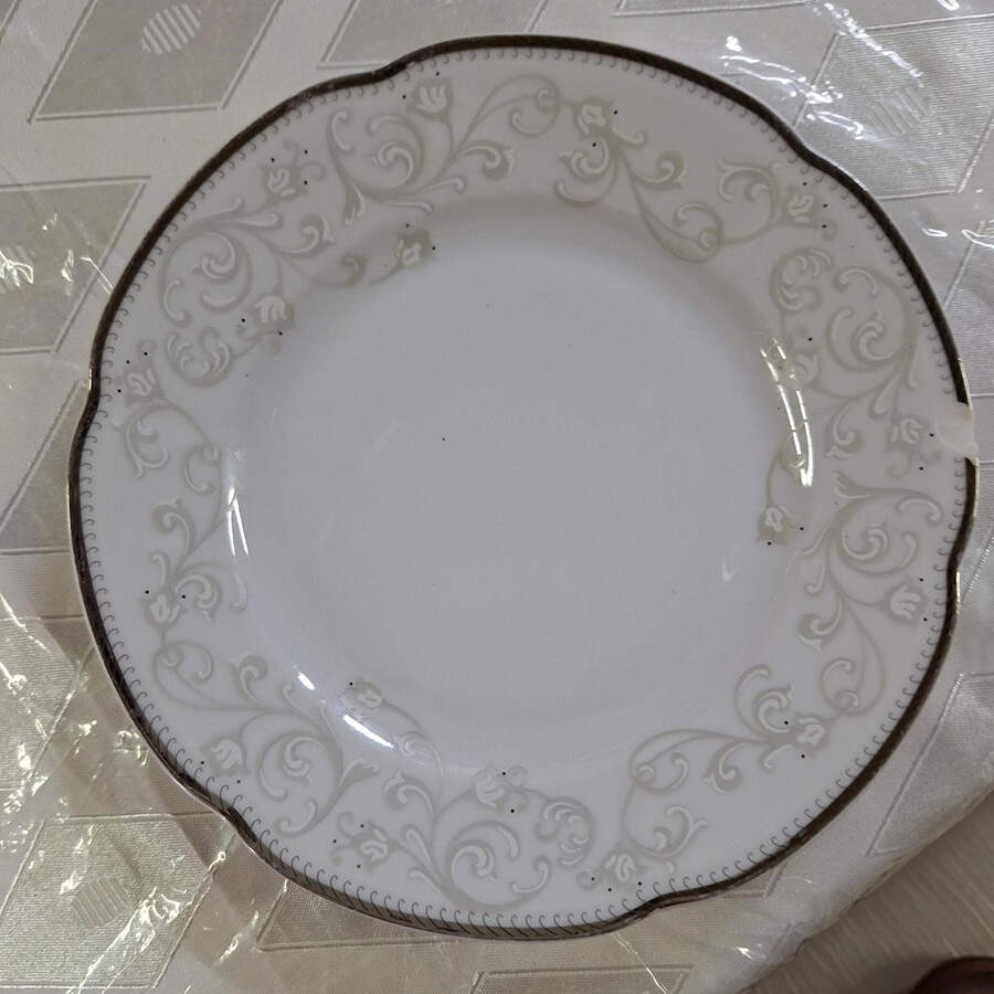 CIL69 Dinner Plate by Cmielow (Poland)-1