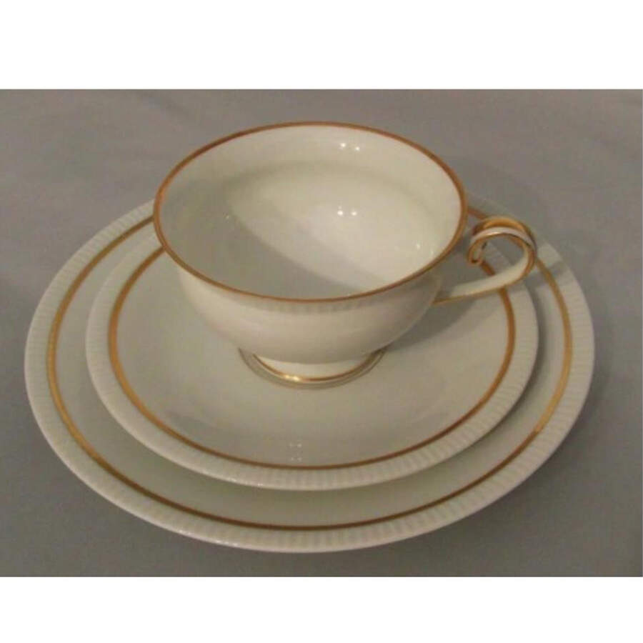 CNU15 Footed Cup & Saucer Set by Carstens-1