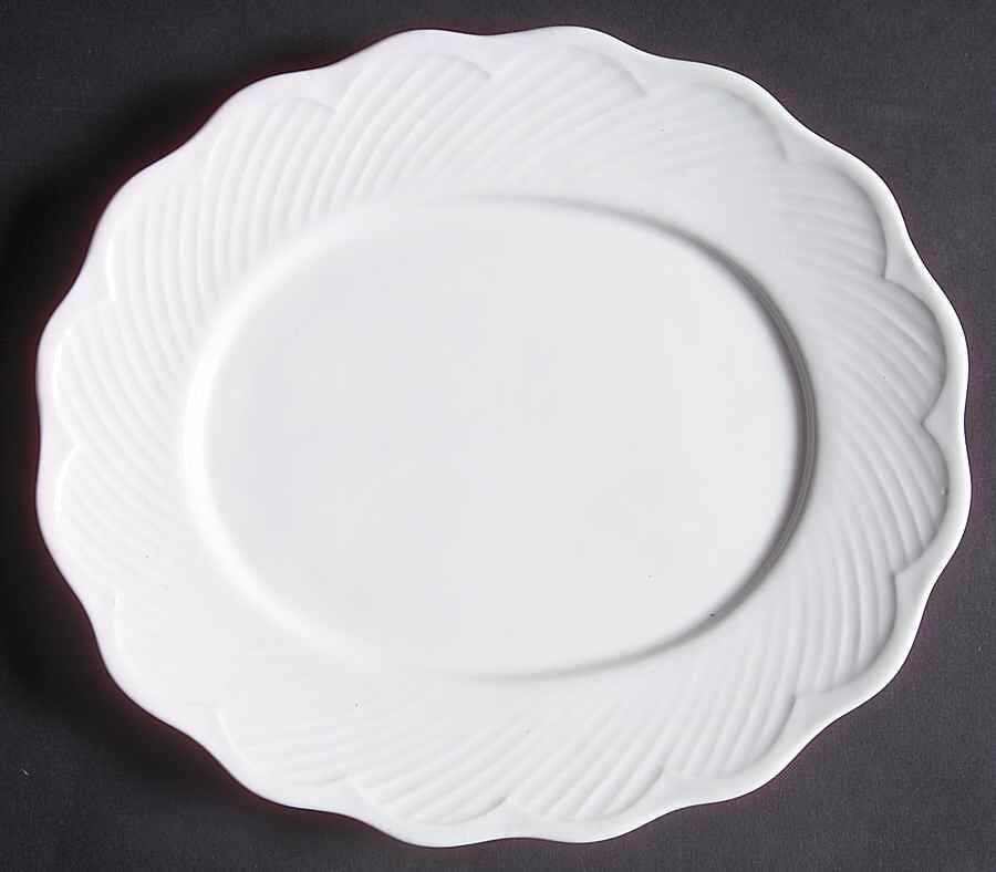 Blanc Underplate for Gravy Boat by Dansk-1