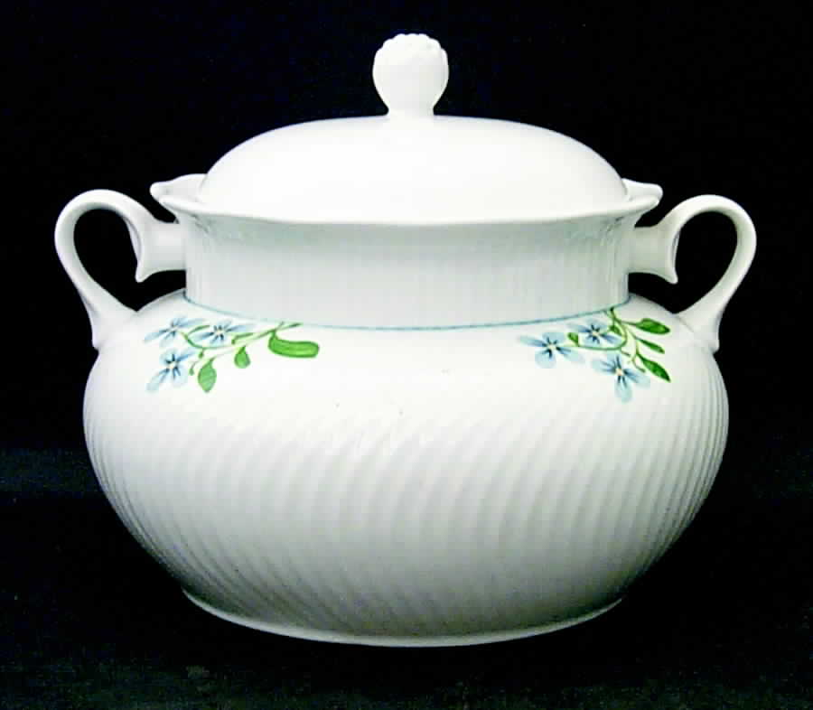 Blossom Tureen &  Lid by Dansk-1