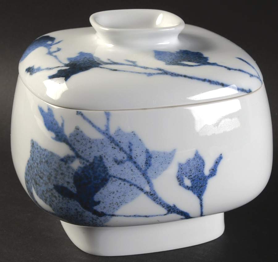 Magnolia Blue 2 Quart Square Casserole with Ceramic Lid by Dansk-1