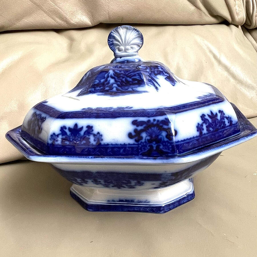 Amoy (Flow Blue) Round Covered Vegetable by Davenport-1