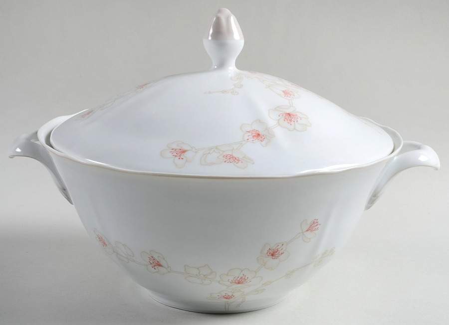 Curiosity Round Covered Vegetable by Denby-Langley-1