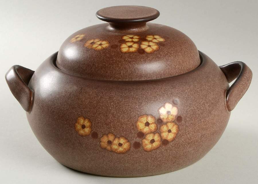 Sandstone 1.5 Qt Round Covered Casserole by Denby-Langley-1