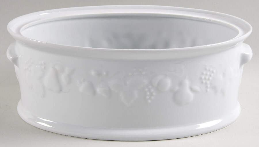 California (Blanc De Blanc) 2.25 Quart Oval Covered Casserole No Lid by Philippe Deshoulieres-1