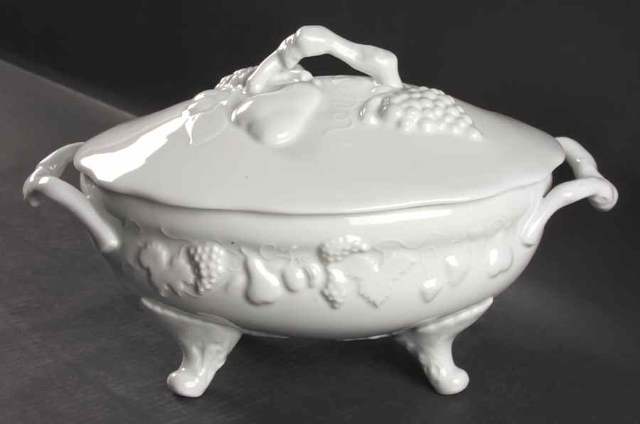 California (Blanc De Blanc) Tureen &  Lid by Philippe Deshoulieres-1