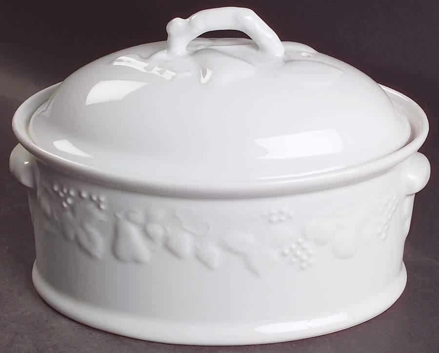 California (Blanc De Blanc) 1 Quart Oval Covered Casserole by Philippe Deshoulieres-1