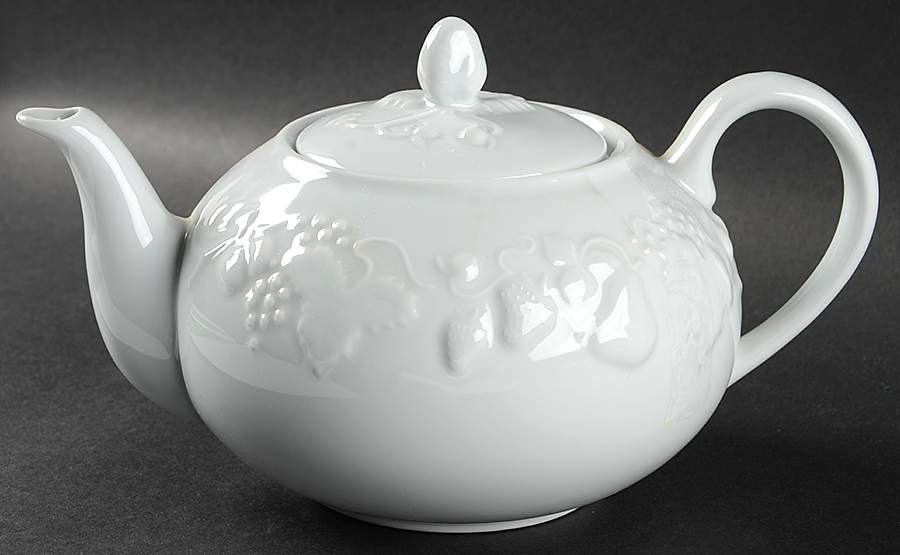 California (Blanc De Blanc) Teapot & Lid by Philippe Deshoulieres-1