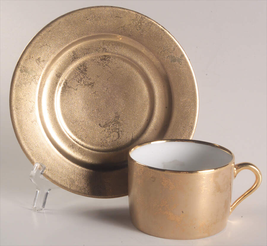 Carat or (Gold) Flat Cup & Saucer Set by Philippe Deshoulieres-1