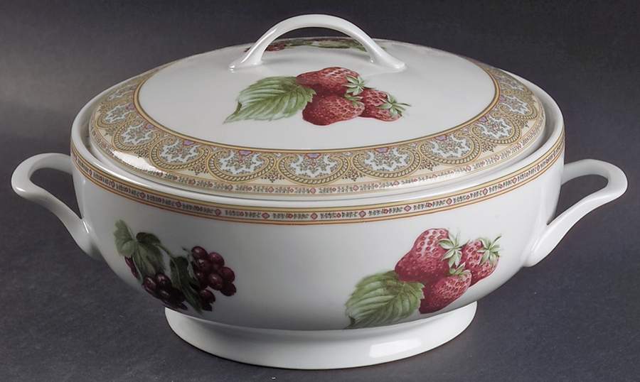 Chamarande Round Covered Vegetable by Philippe Deshoulieres-1