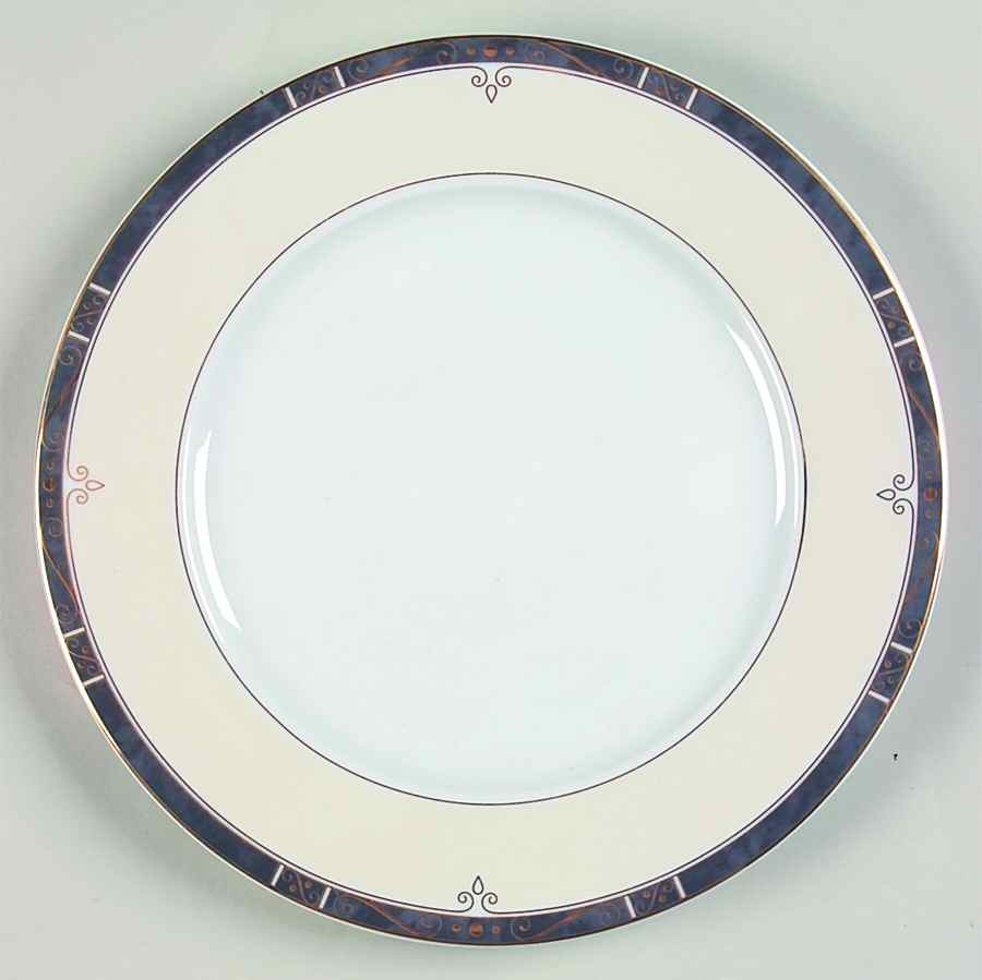 Scala Gray Dessert/Pie Plate by Philippe Deshoulieres-1