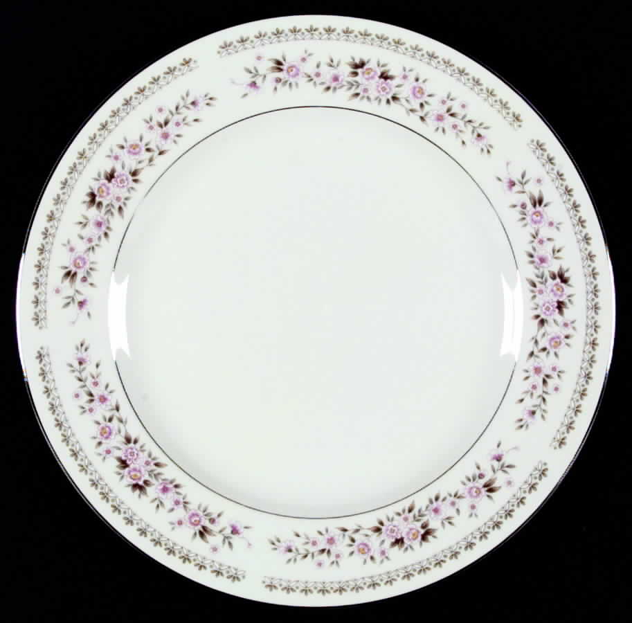 Alexandria Dinner Plate by Diamond (Japan)-1