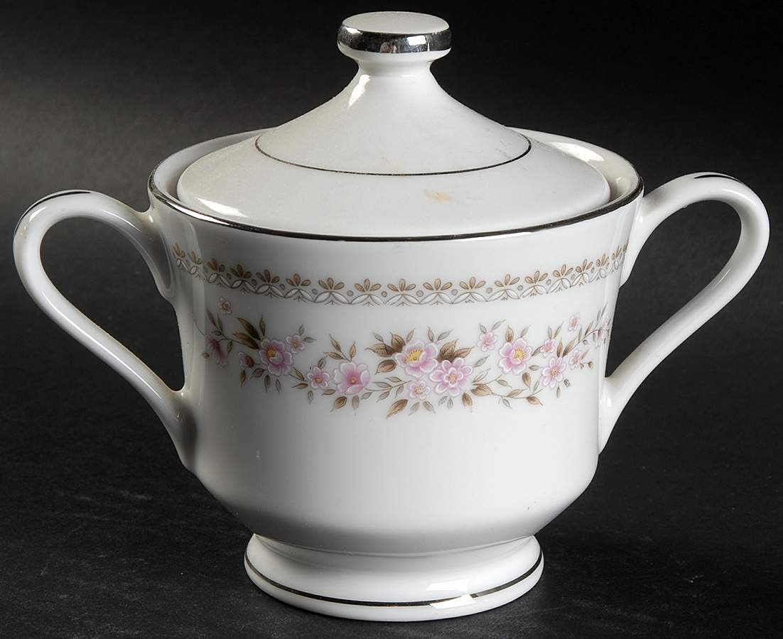 Alexandria Sugar Bowl & Lid by Diamond (Japan)-1
