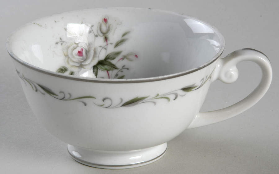 Romance Footed Cup by Diamond (Japan)-1
