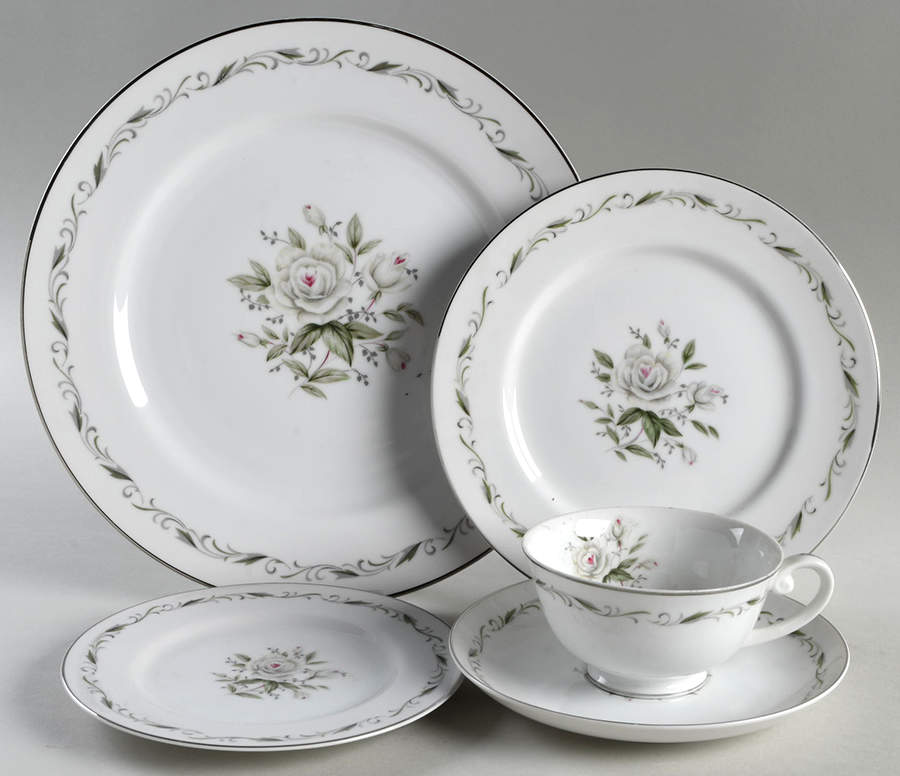 Romance 5 Piece Place Setting by Diamond (Japan)-1