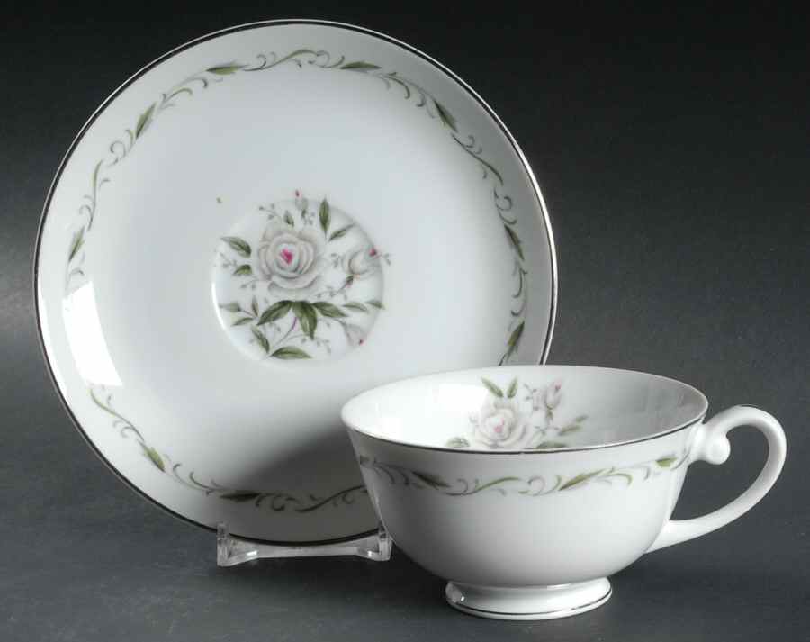 Romance Footed Cup & Saucer Set by Diamond (Japan)-1