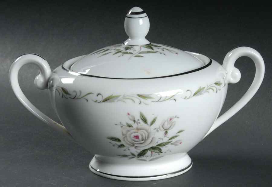 Romance Sugar Bowl & Lid by Diamond (Japan)-1
