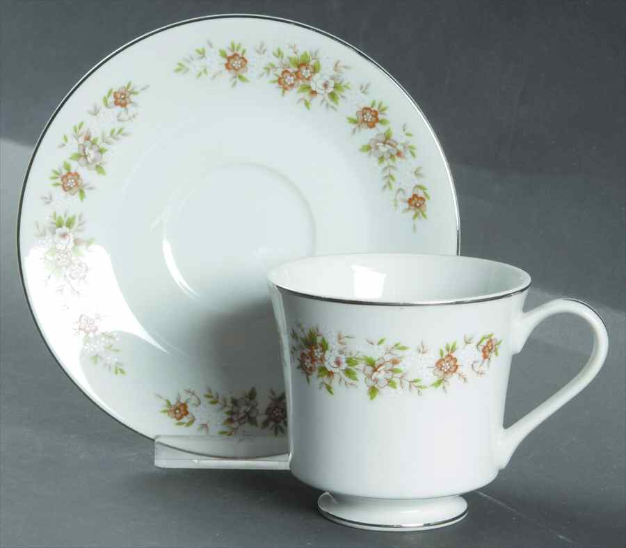 Suffolk Footed Cup & Saucer Set by Diamond (Japan)-1