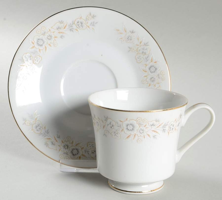 Winchester Footed Cup & Saucer Set by Diamond (Japan)-1