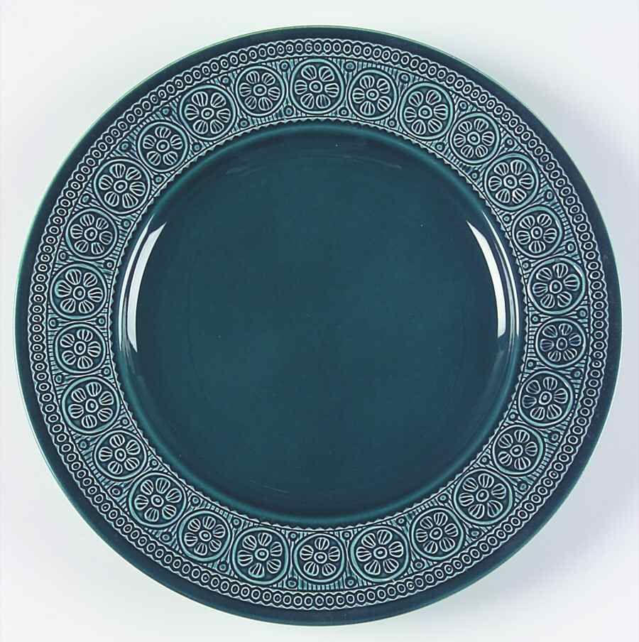 DIS3 Dinner Plate by Diamondstone-1