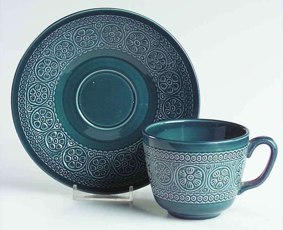 DIS3 Flat Cup & Saucer Set by Diamondstone-1
