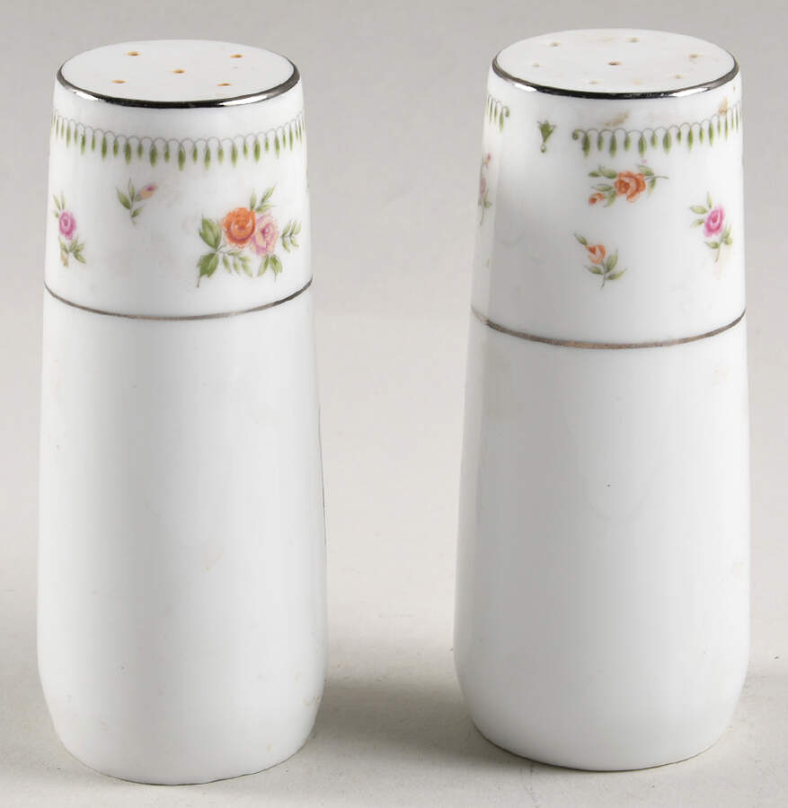 Alicia Salt & Pepper Set by Daniele-1