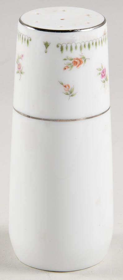 Alicia Pepper Shaker by Daniele-1