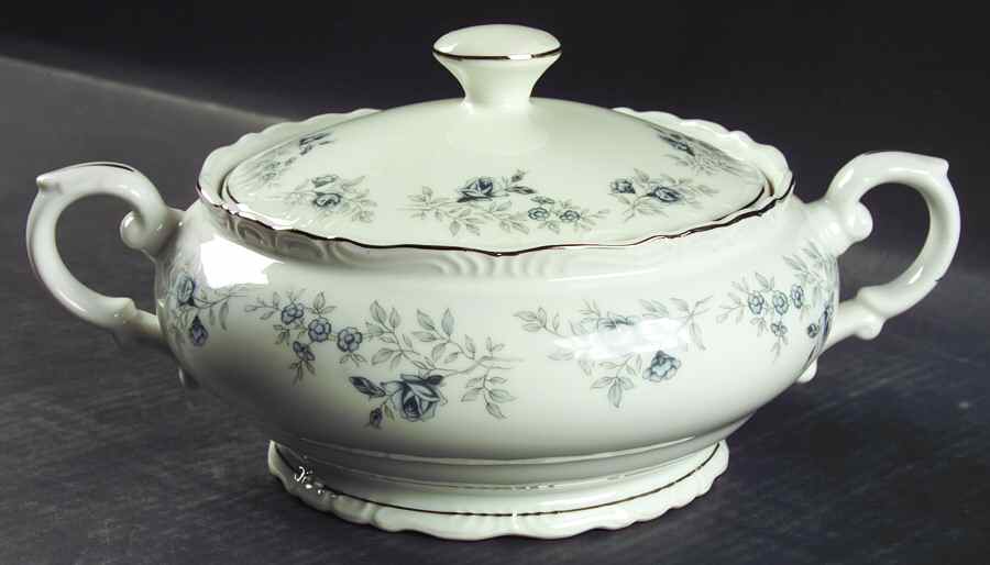 Baroque Bleu Round Covered Vegetable by Daniele-1