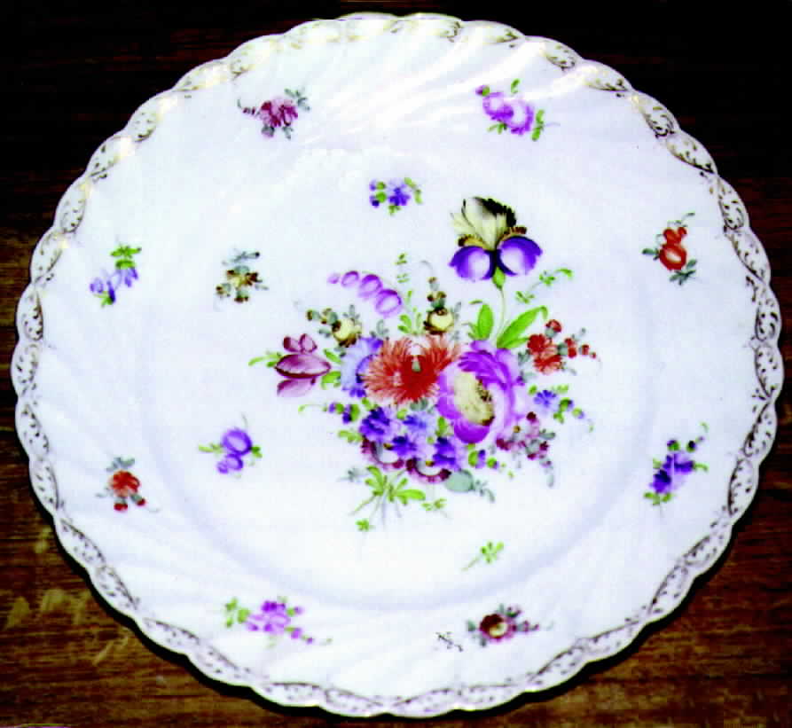 DRE6 Dinner Plate by Dresden (German)-1