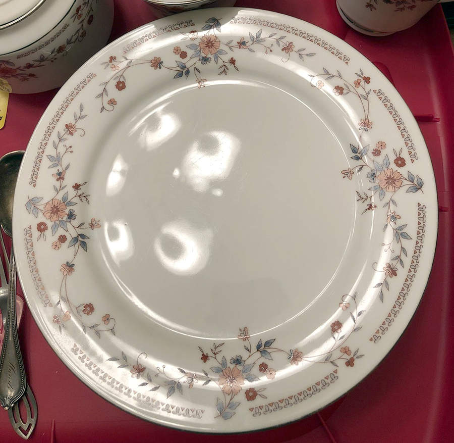 Copenhagen (Gold) Salad Plate by Dynasty China-1