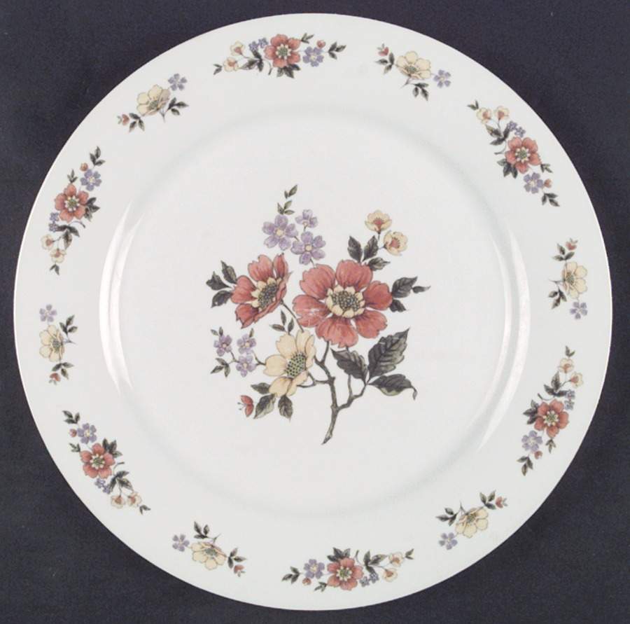 Dalian Dinner Plate by Dynasty China-1