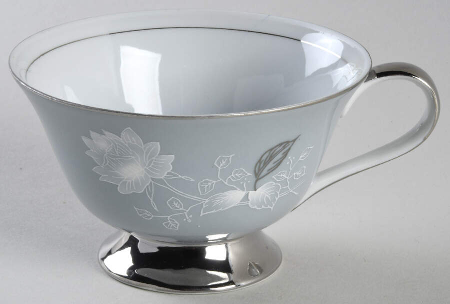 Trousseau Footed Cup by Dynasty China-1