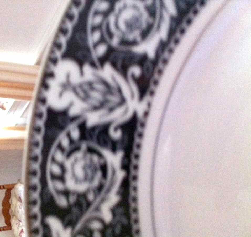 Elena Dinner Plate by Delux Japan-1