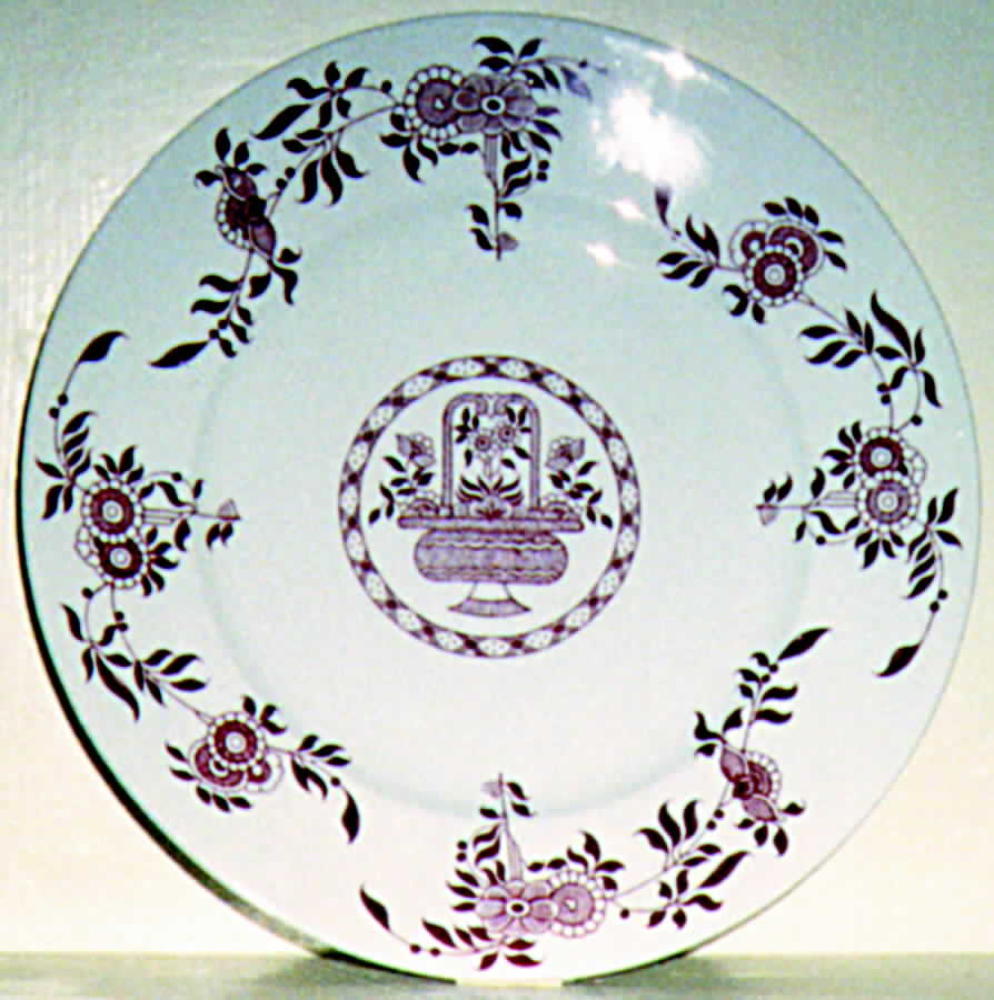 DIS4 Dinner Plate by Diamondstone-1