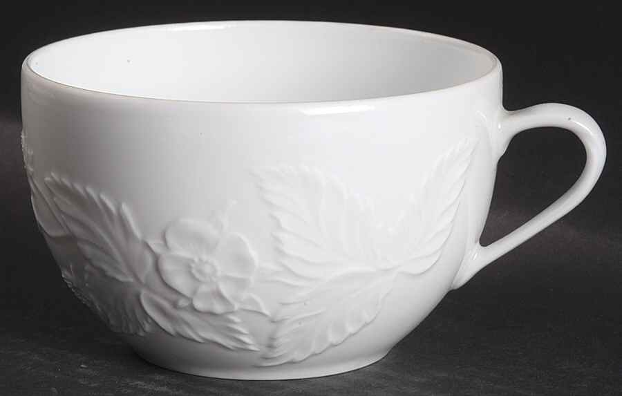 Promenade White Breakfast Cup by Philippe Deshoulieres-1