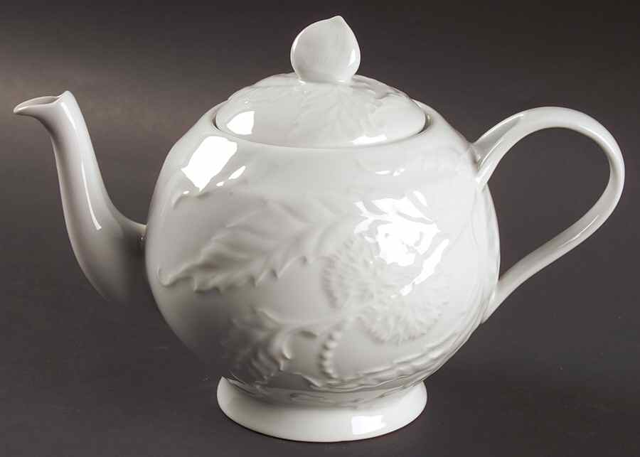 Promenade White Teapot & Lid by Philippe Deshoulieres-1