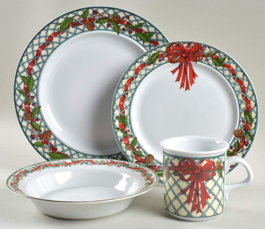 Nordic Holiday-Lattice, Ribbon&Berries 4 Piece Place Setting by Dansk-1