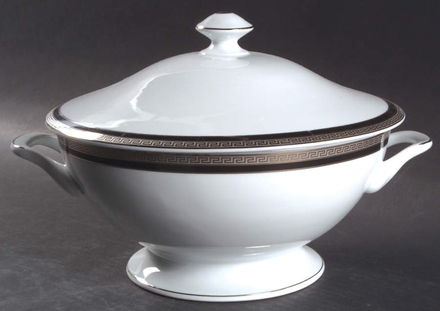 Athos Black Tureen &  Lid by Philippe Deshoulieres-1